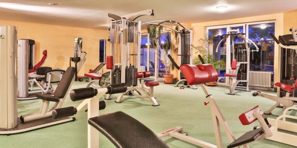 Fitnessstudio-4-Sterne-Wellnesshotel-Schwarzwald-Hotel-Albblick-Custom